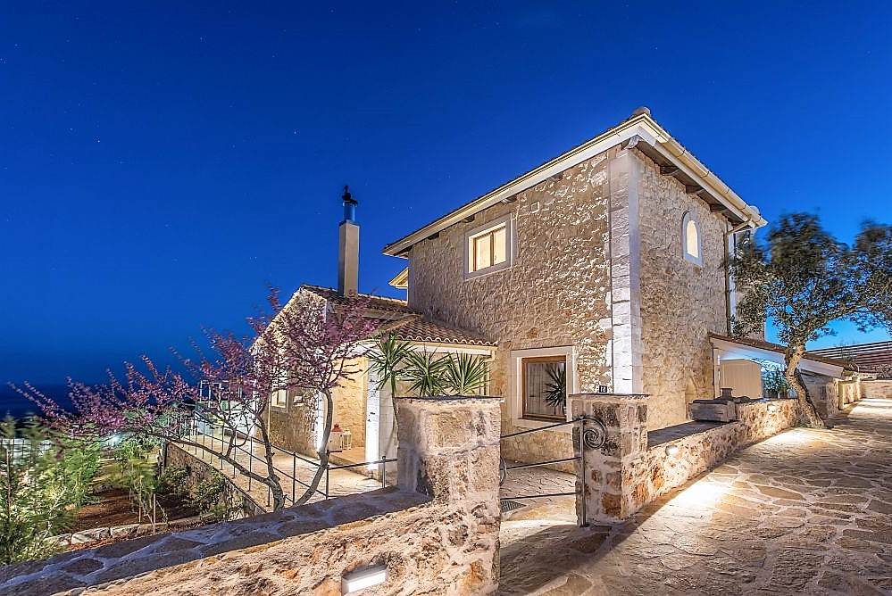 Zakynthos - villa méditerranéenne en pierre avec vue sur la mer